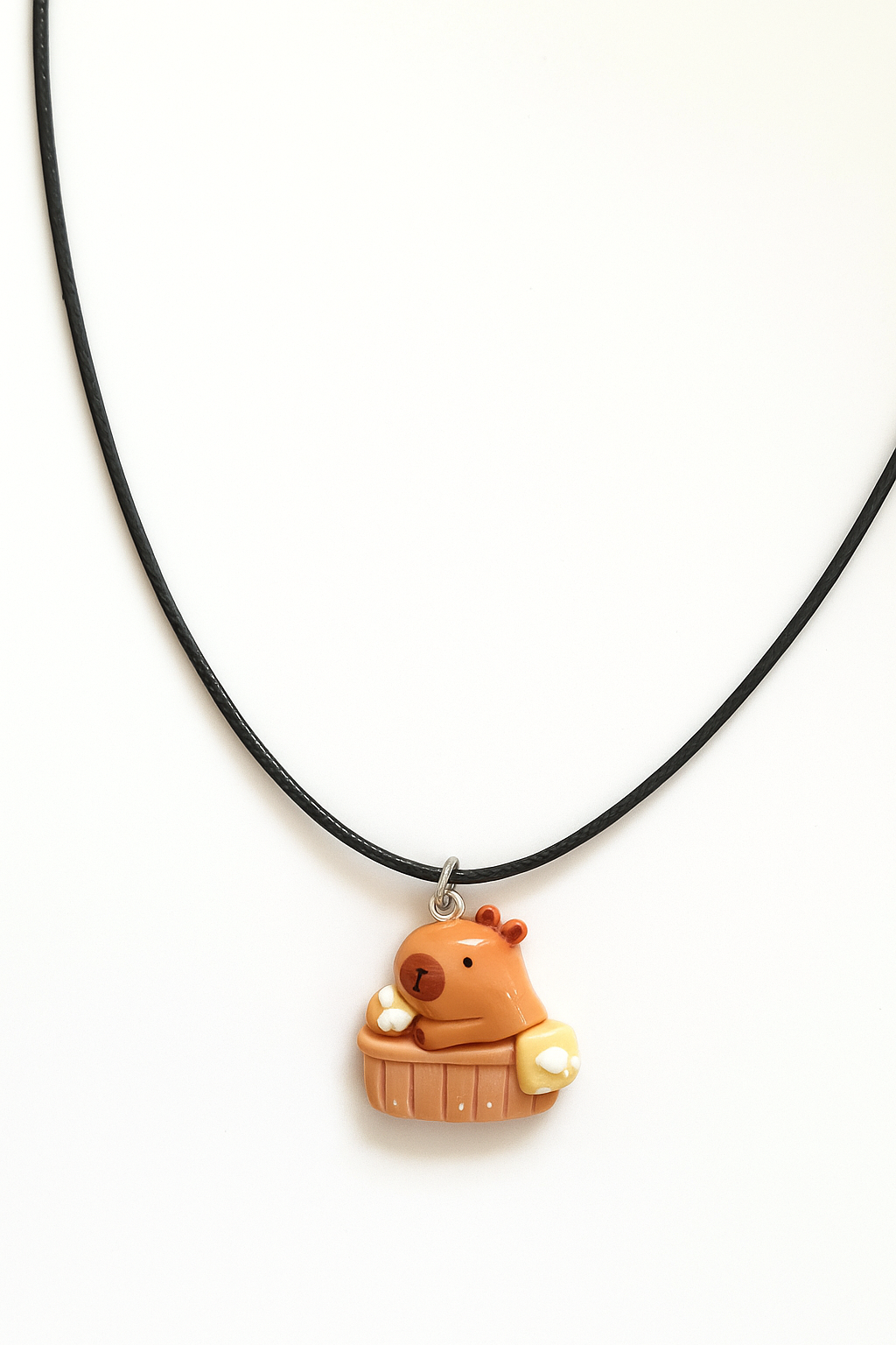 Capybara in bad ketting